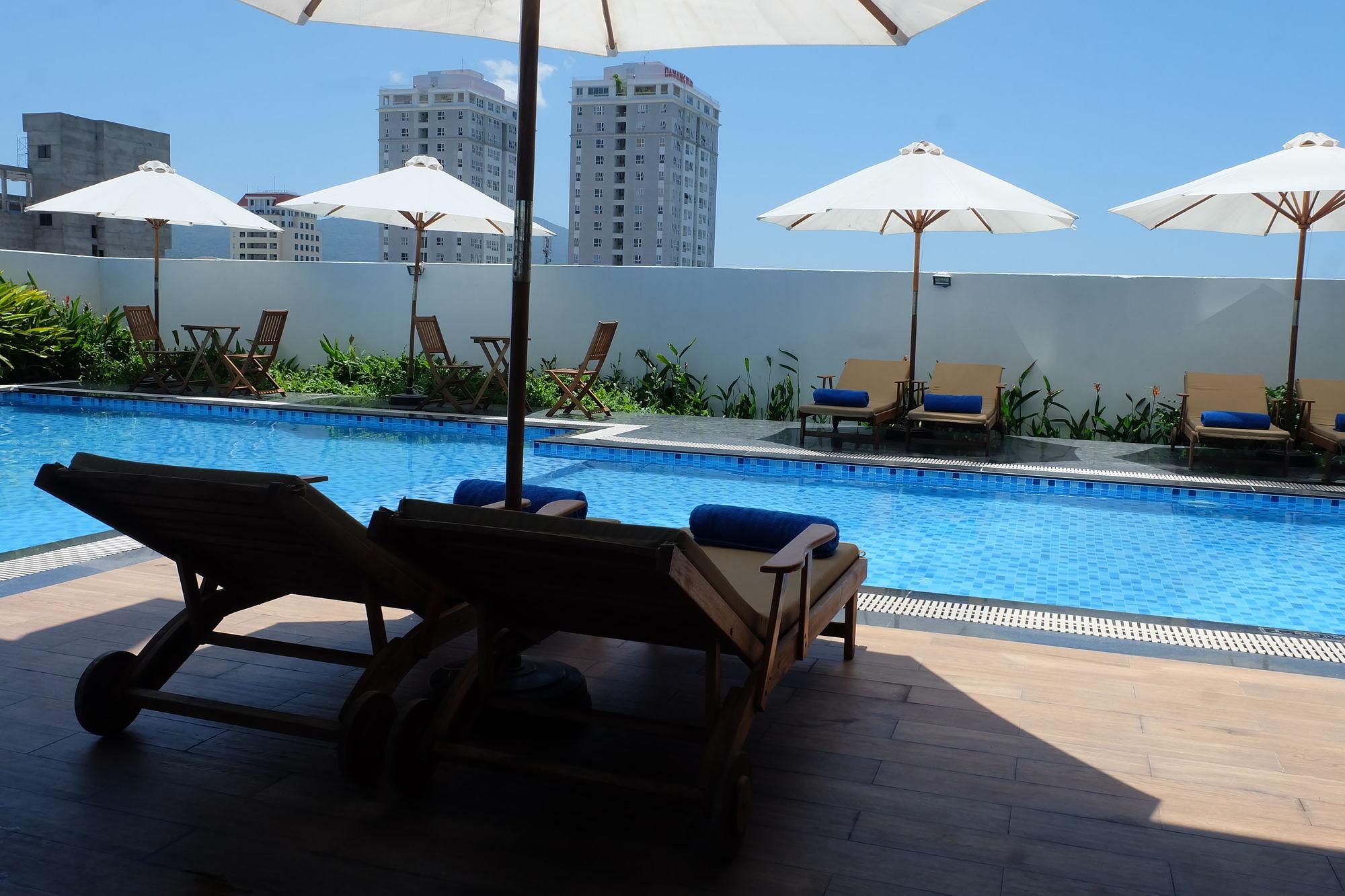 Da Nang Han River Hotel Exteriör bild
